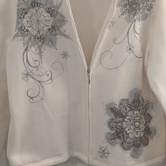 ❄️ Alfred Dunner Snowflake Embellished Fleece Sweater PM Petite Medium - Picture 11 of 15